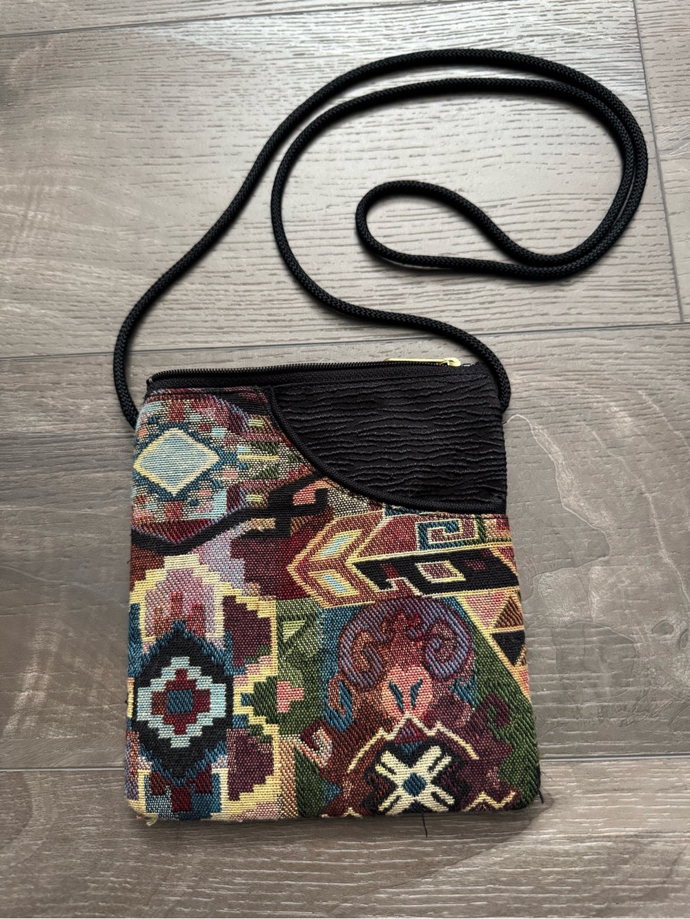 Danny K Beverly Hills Paisley Tapestry Crossbody Bag Phone Purse Bag